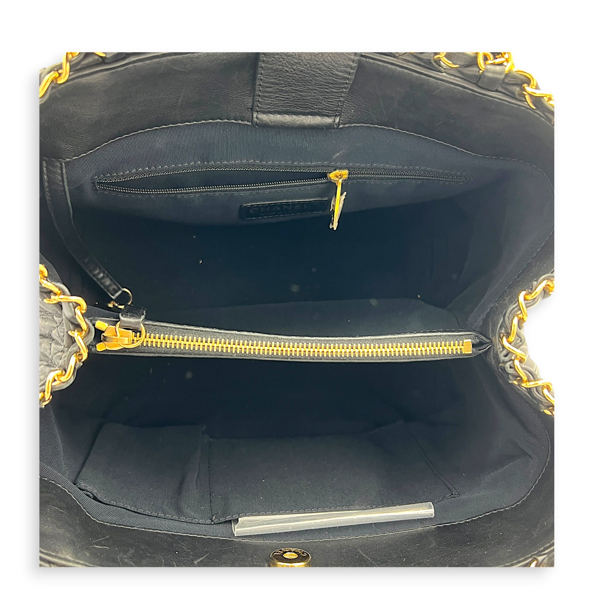 Chain Me Shoulder Bag Black in Calfskin, Gold hardware