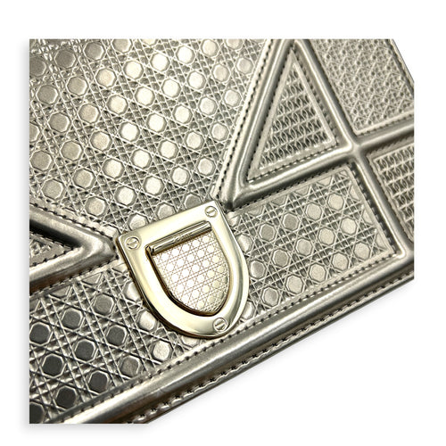 Diorama Wallet On Chain Gold in Patent Leather, Gold hardware