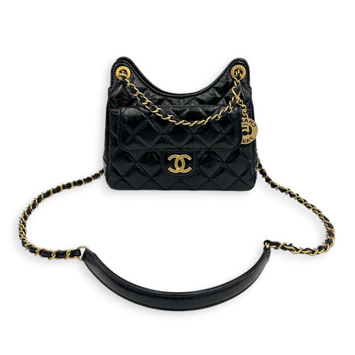 Shiny Crumpled Quilted CC Hobo Bag Small Black in Calfskin, Gold hardware