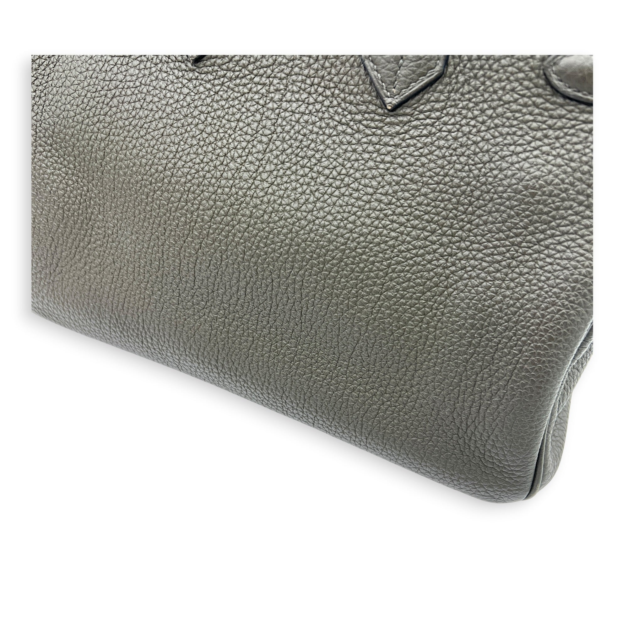 Birkin 25 Vert Maquis Top Handle Bag in Togo, Gold hardware