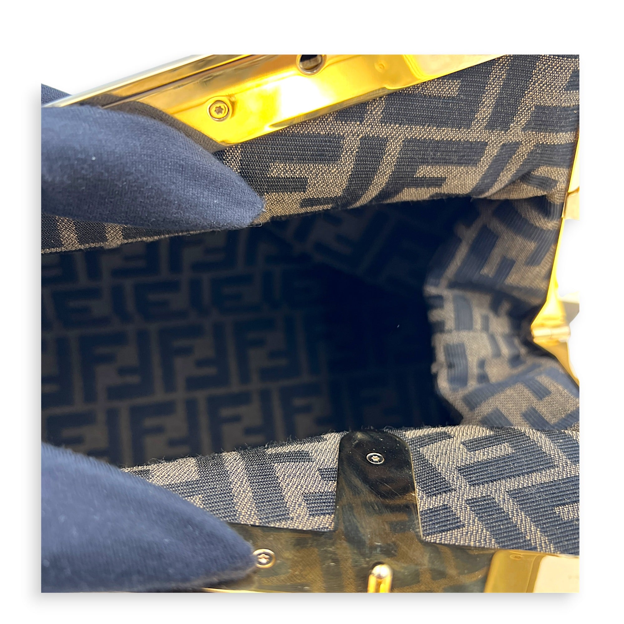 First Medium Nero Shoulder Bag in Nappa Leather, Gold hardware