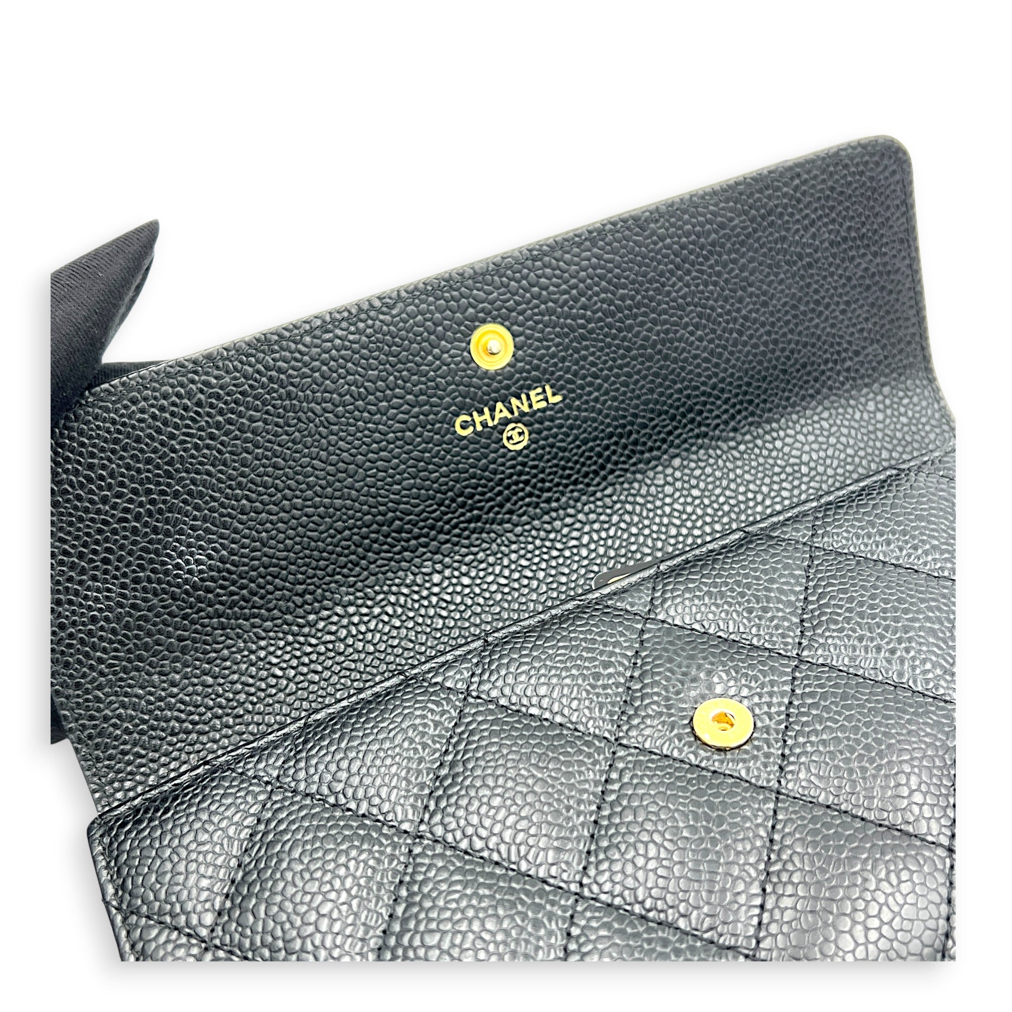 CC Black Wallet in Caviar Leather, Gold hardware