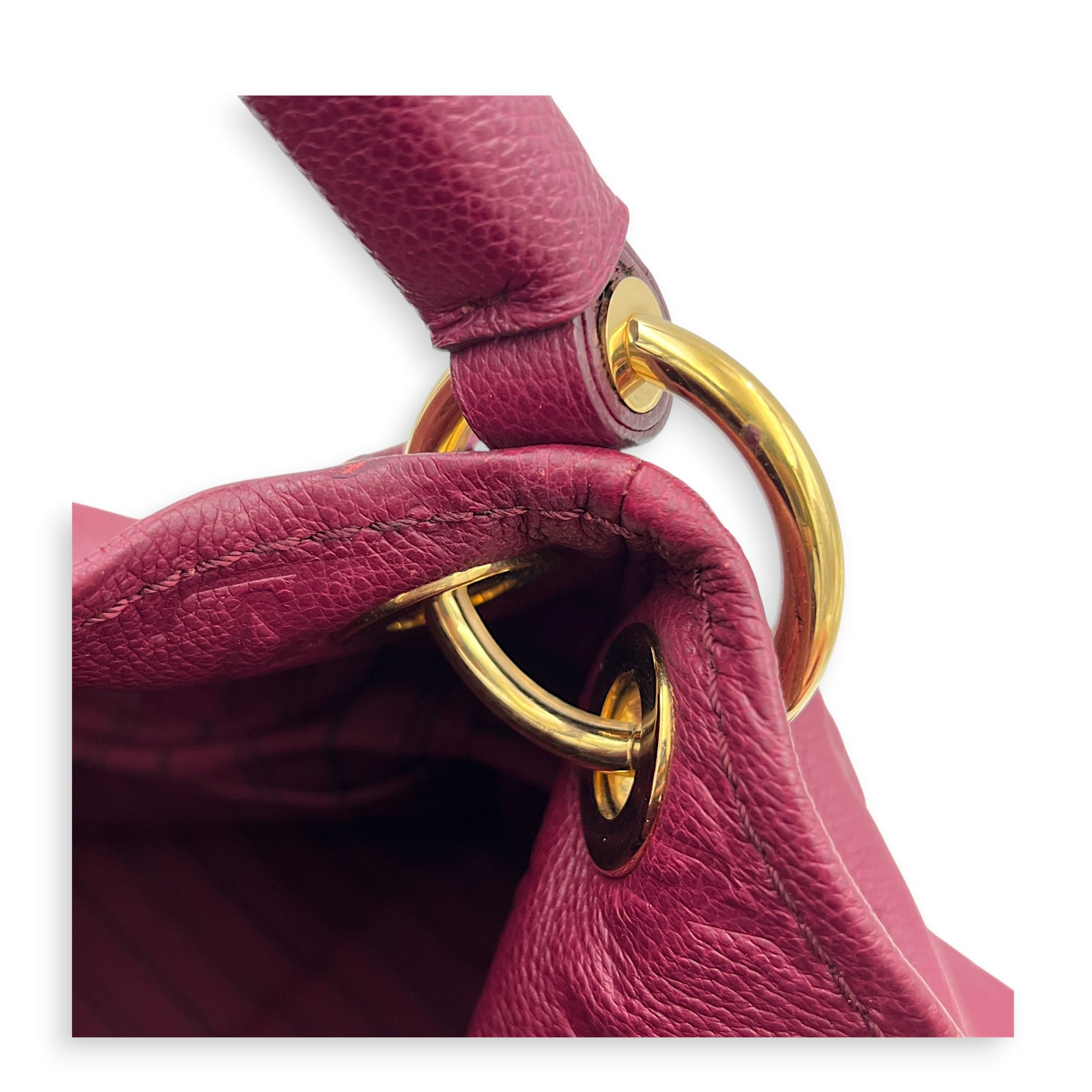 Artsy Shoulder Bag MM Red in Empreinte Leather, Gold hardware