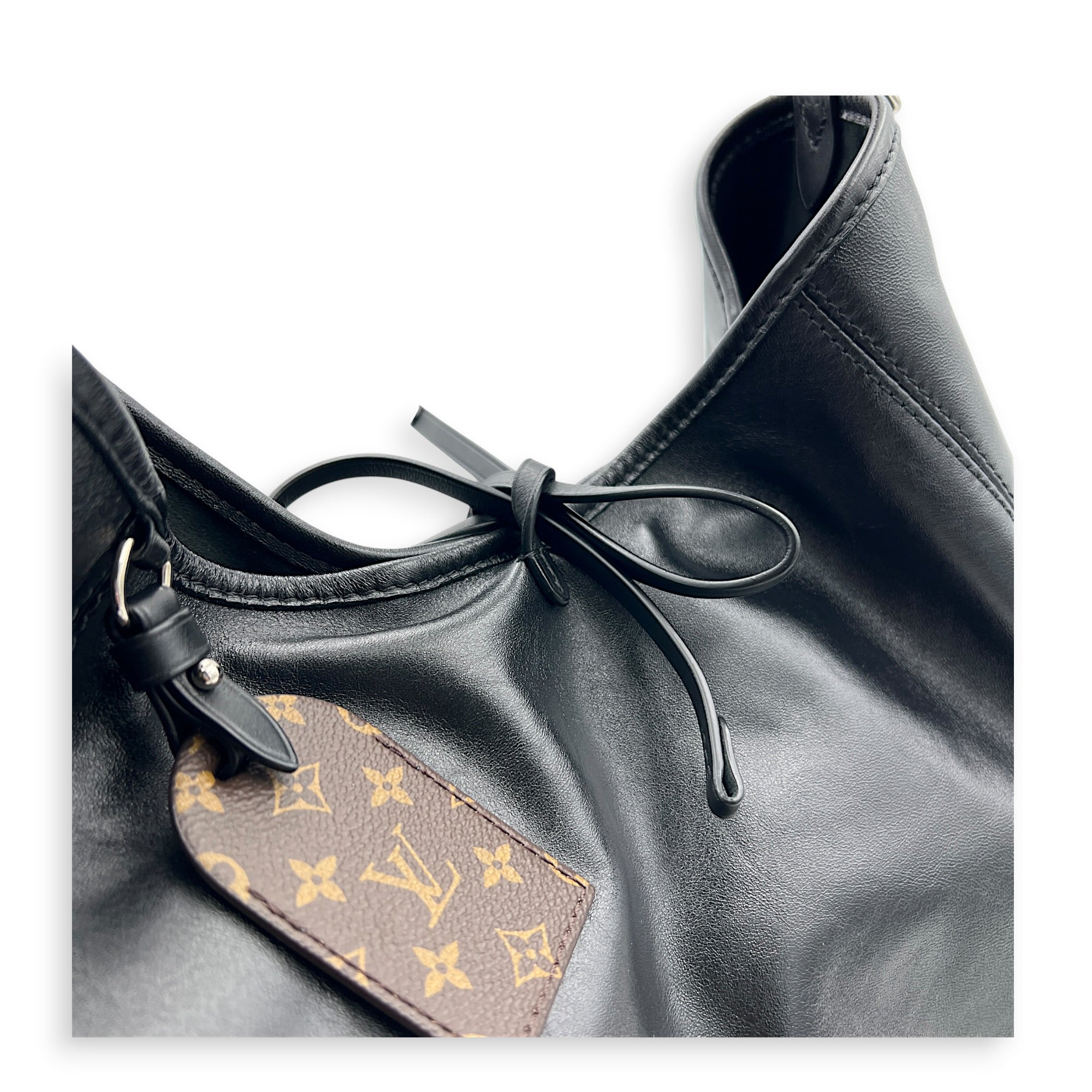 Carryall Vibe Shoulder Bag Black in Calfskin, Silver hardware