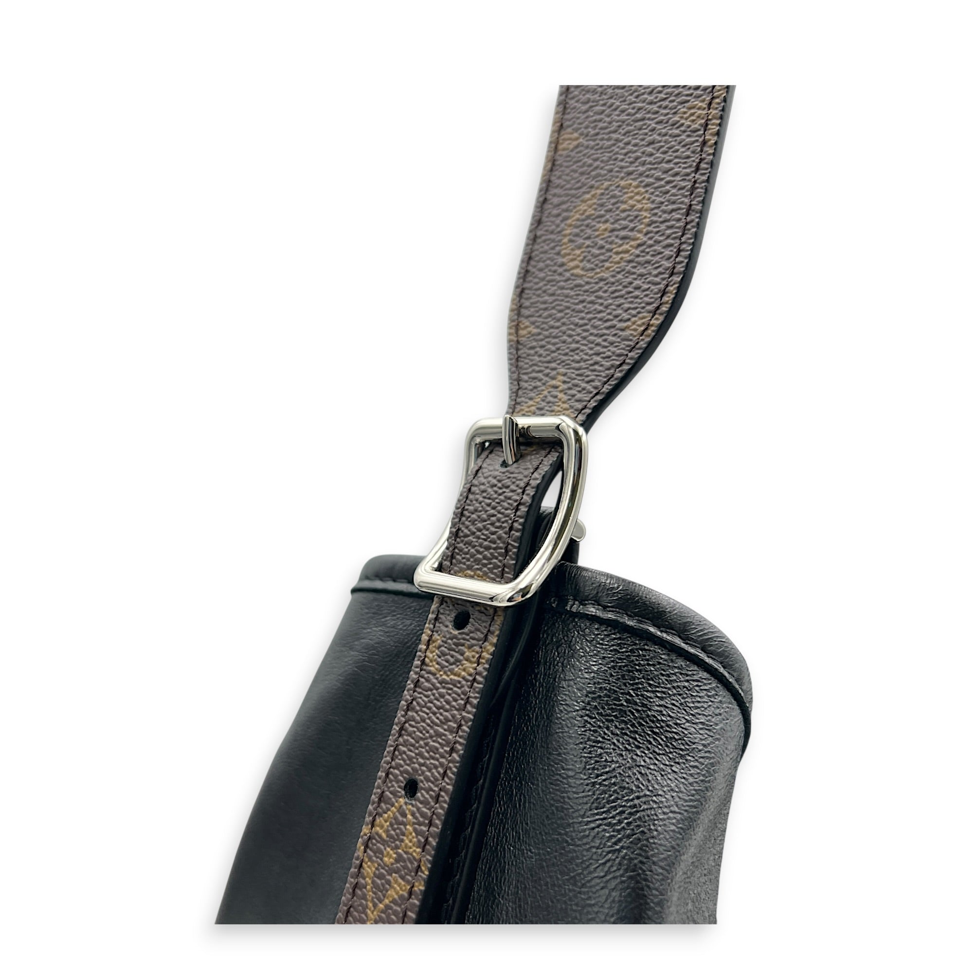 Carryall Vibe Shoulder Bag Black in Calfskin, Silver hardware