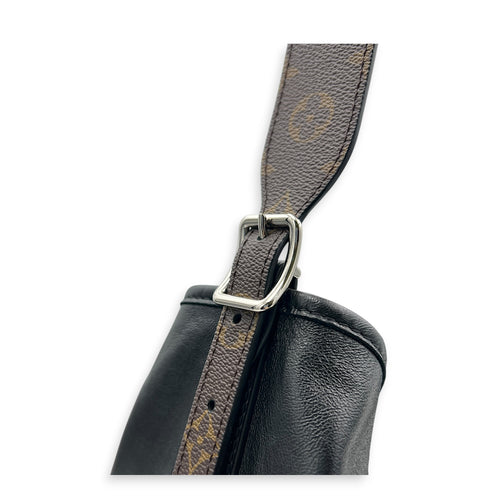 Carryall Vibe Shoulder Bag Black in Calfskin, Silver hardware