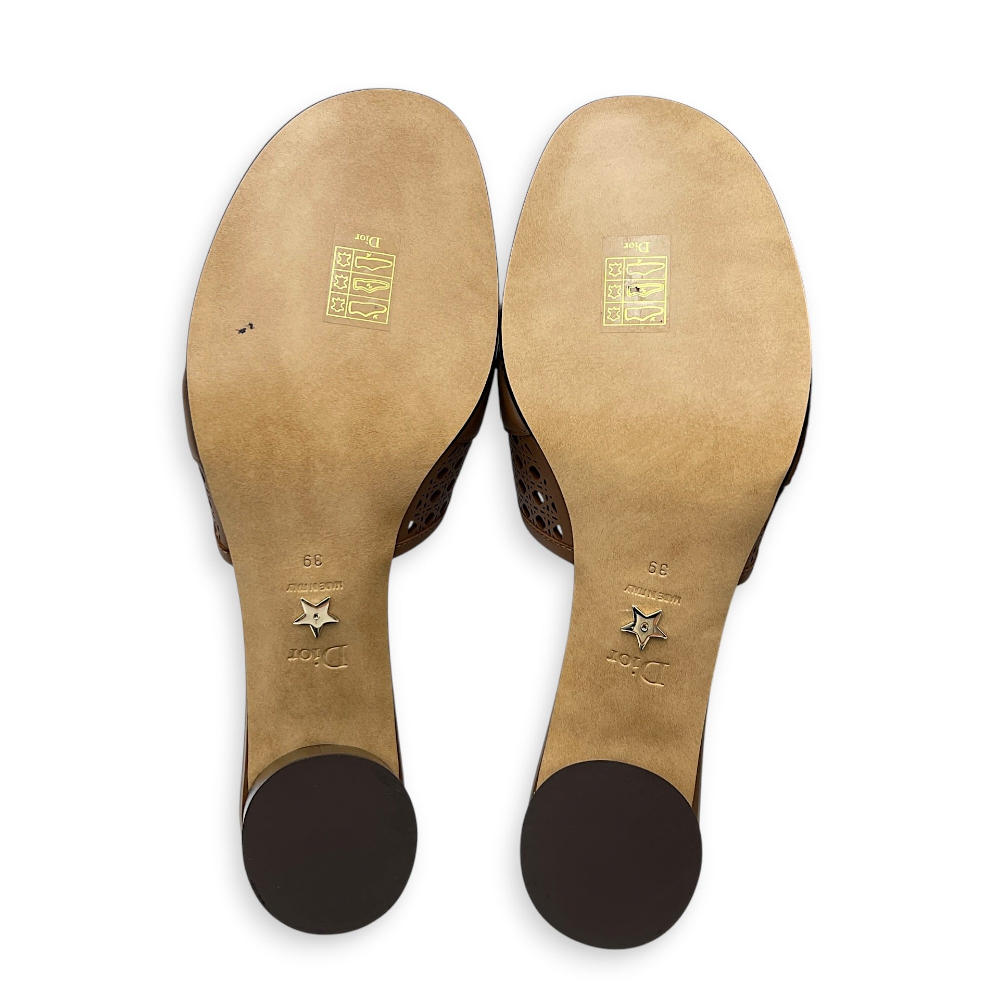 D-Lane 39 Brown Sandals in Calfskin