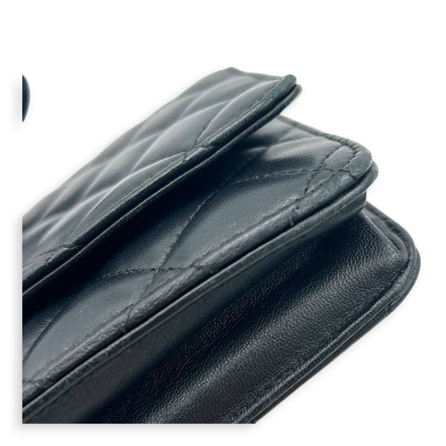 CC Wallet On Chain Black in Lambskin, Gold hardware