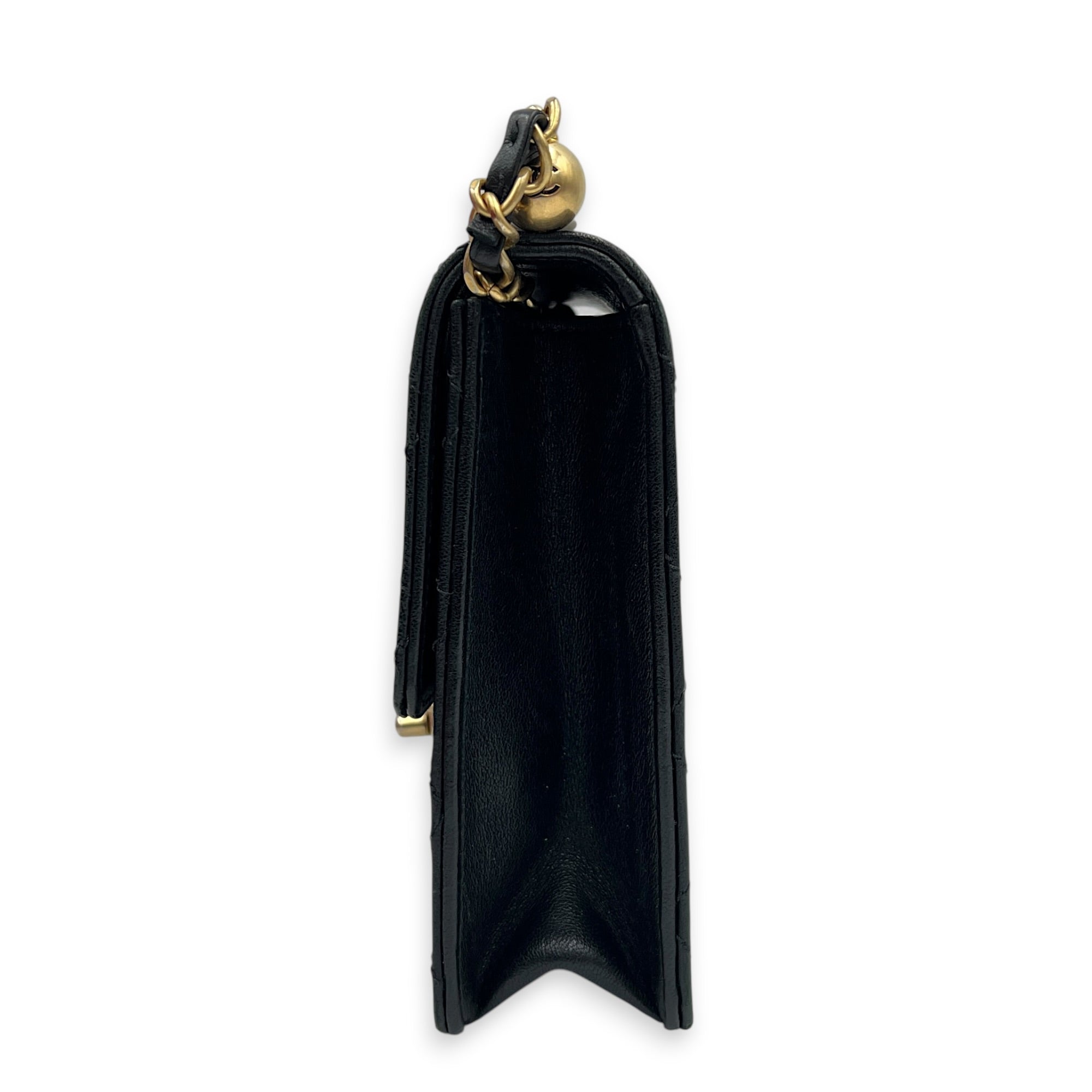 Flap Chic Pearl Shoulder Bag Black in Calfskin, Gold hardware