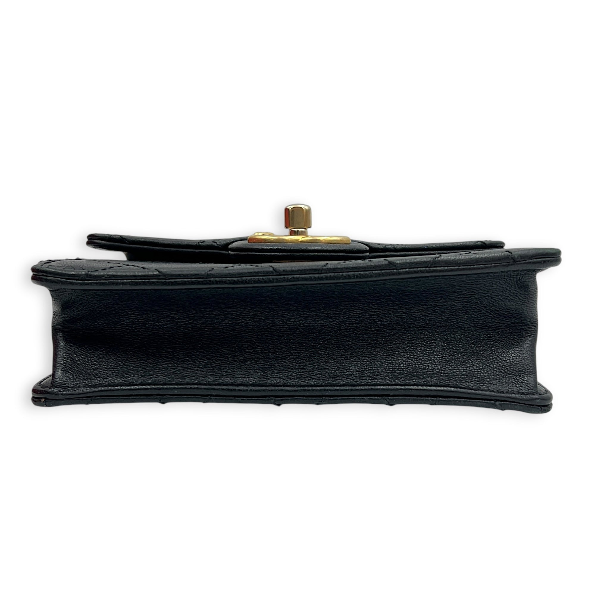 Flap Chic Pearl Shoulder Bag Black in Calfskin, Gold hardware