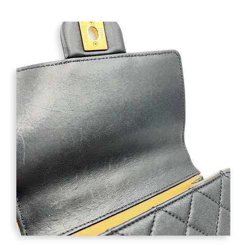 Flap Chic Pearl Shoulder Bag Black in Calfskin, Gold hardware