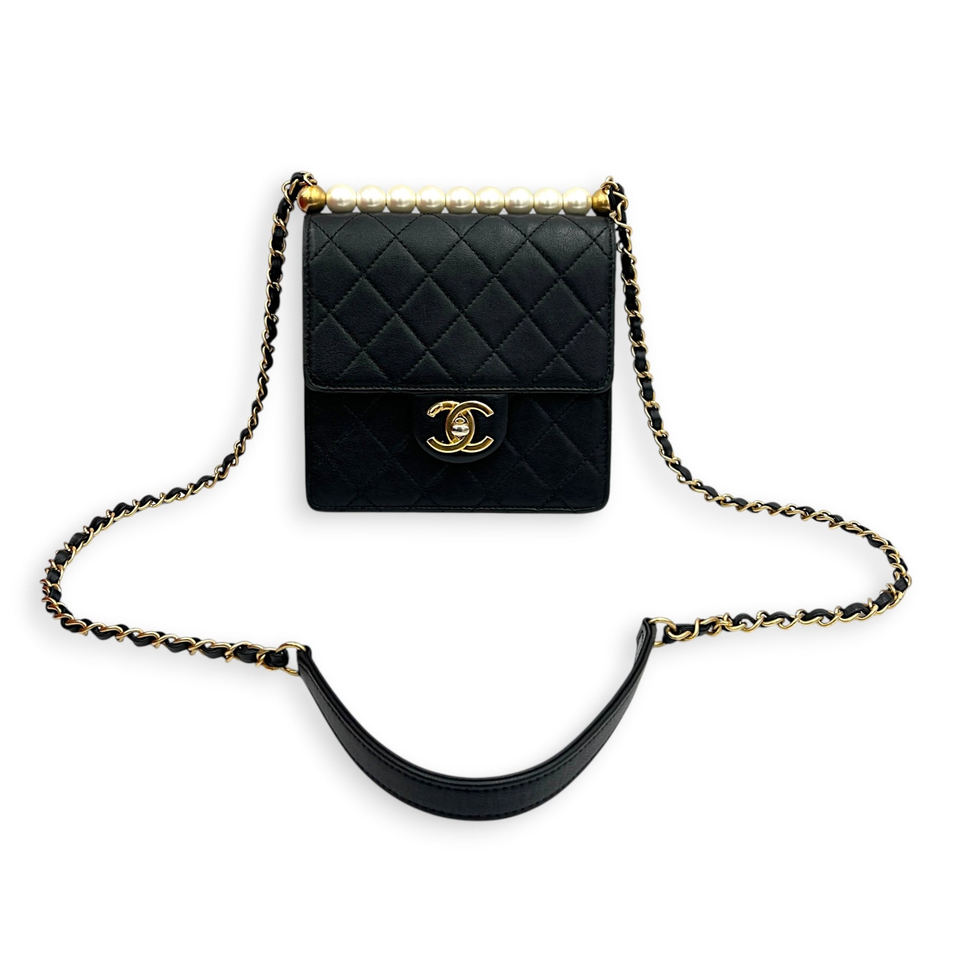 Flap Chic Pearl Shoulder Bag Black in Calfskin, Gold hardware