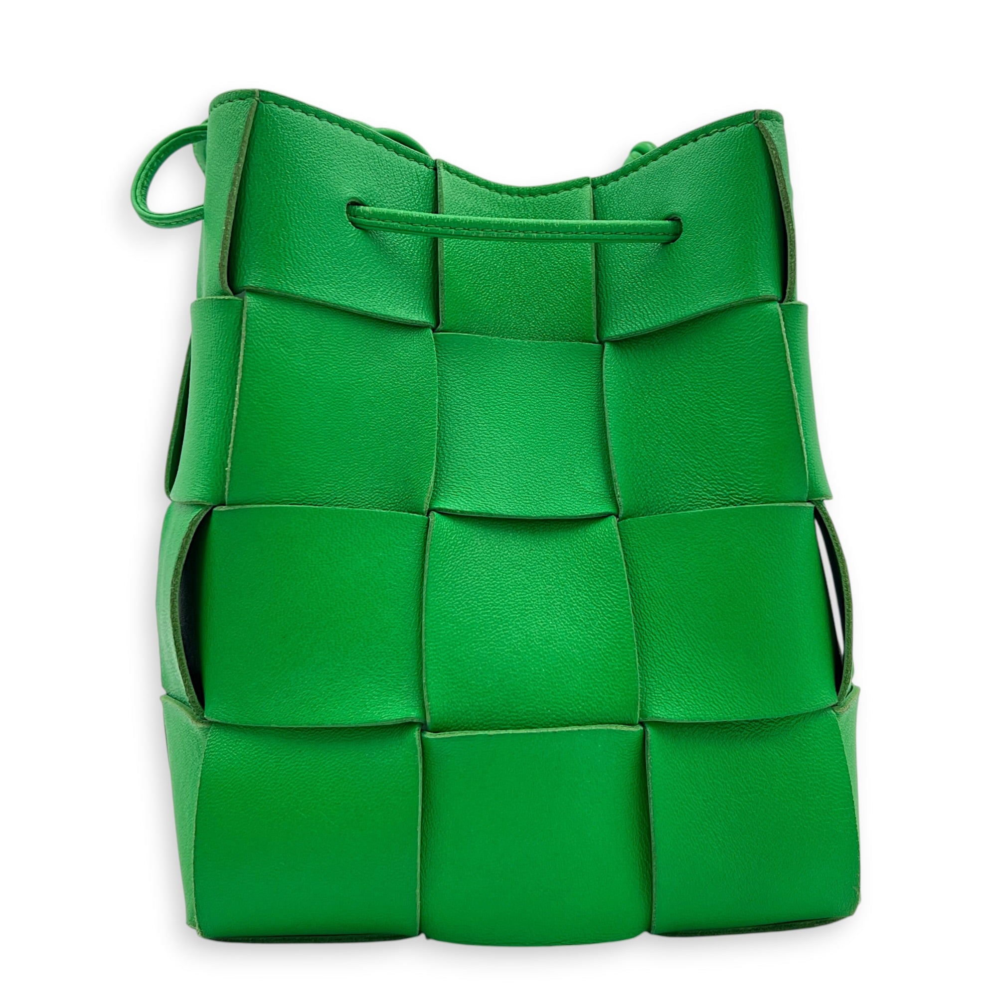 Intrecciato Bucket Bag Green in Calfskin