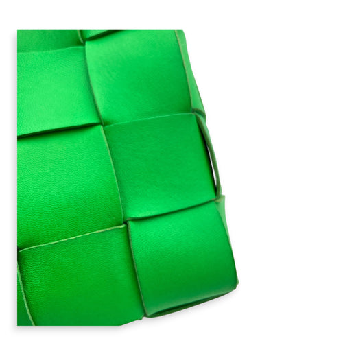 Intrecciato Bucket Bag Green in Calfskin