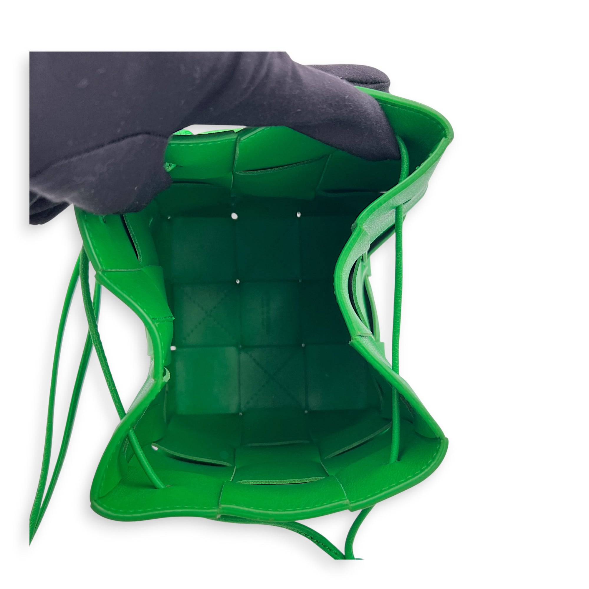 Intrecciato Bucket Bag Green in Calfskin