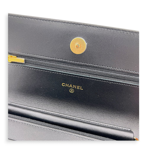 CC Wallet On Chain Black in Lambskin, Gold hardware