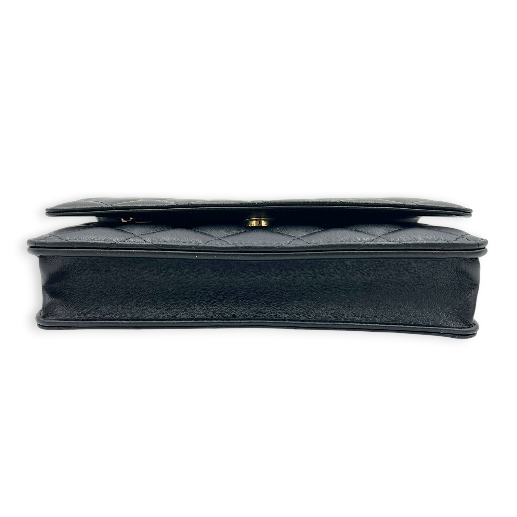 CC Wallet On Chain Black in Lambskin, Gold hardware