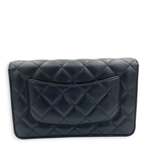 CC Wallet On Chain Black in Lambskin, Gold hardware