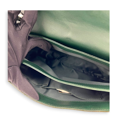 CC Shoulder Bag Green in Patent Leather, Silver hardware