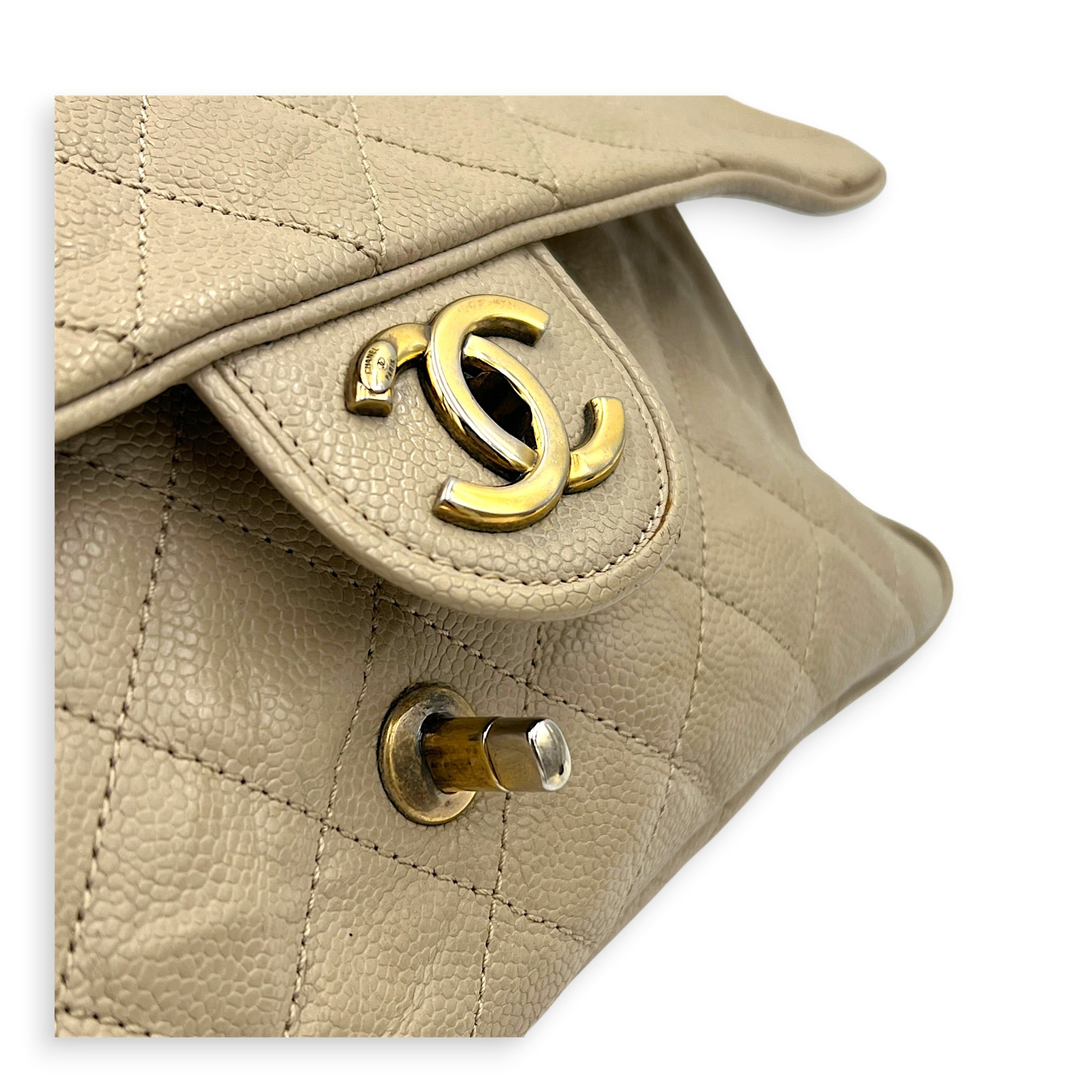 Easy Flap Shoulder Bag Beige in Caviar Leather, Gold hardware