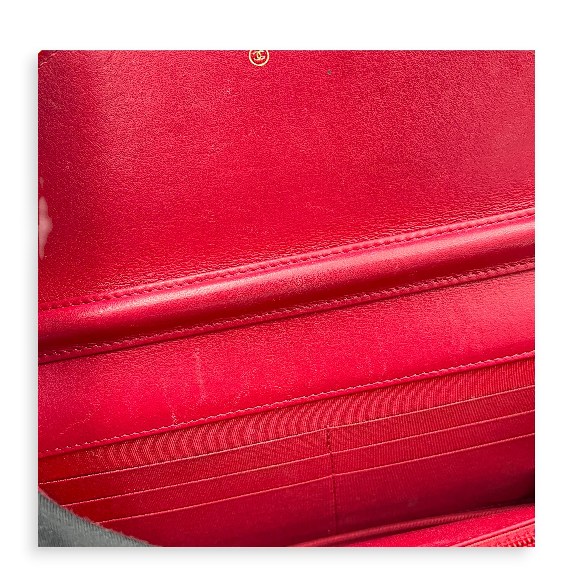 Chevron Statement Pink Wallet On Chain in Calfskin, Gold hardware