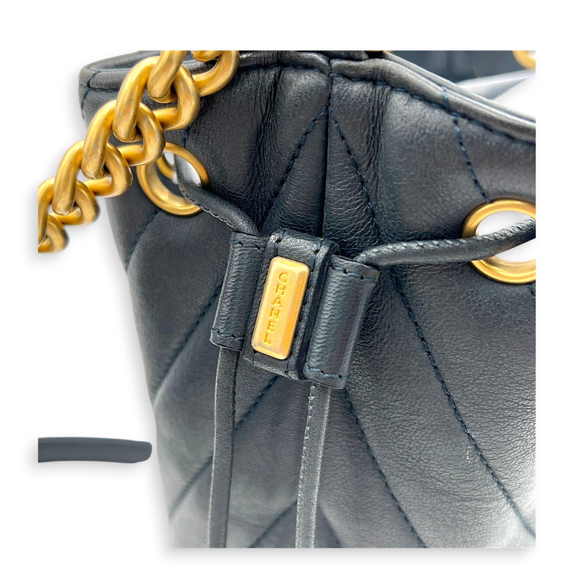 Paris-Cosmopolite Blue Bucket Bag in Calfskin, Gold hardware