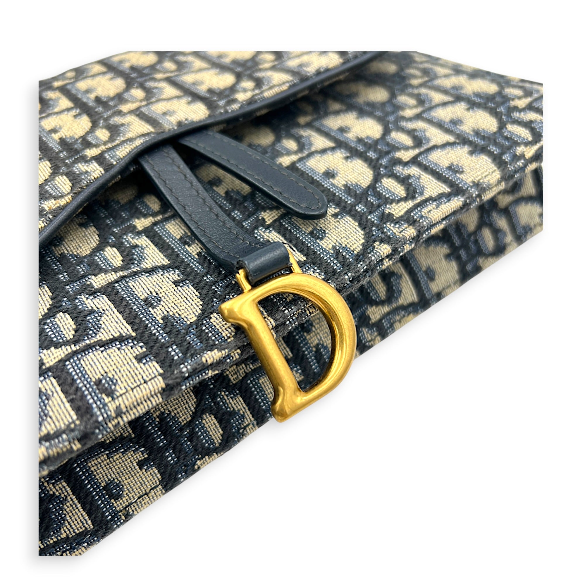 Saddle Wallet On Chain Blue in Jacquard, Gold hardware