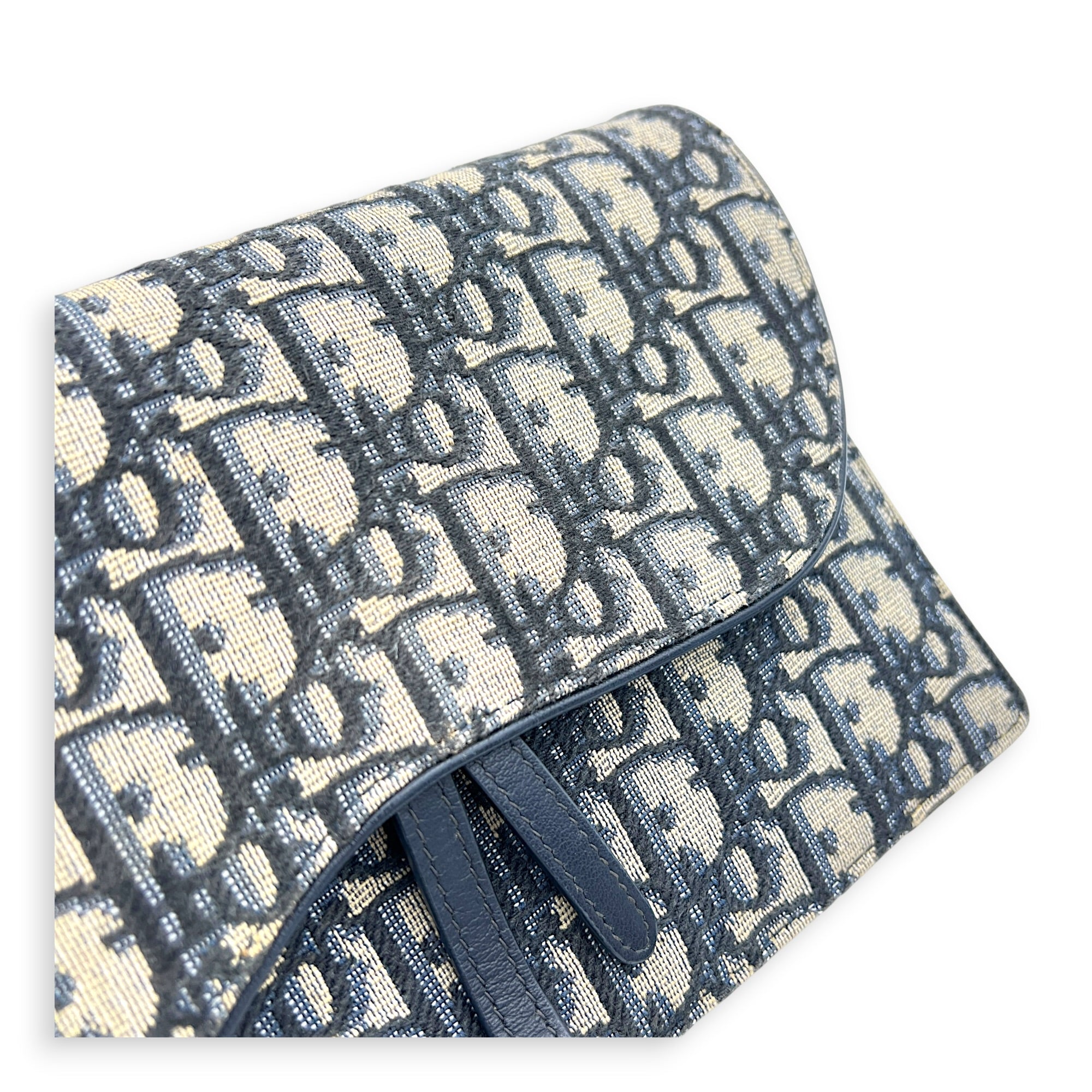 Saddle Wallet On Chain Blue in Jacquard, Gold hardware