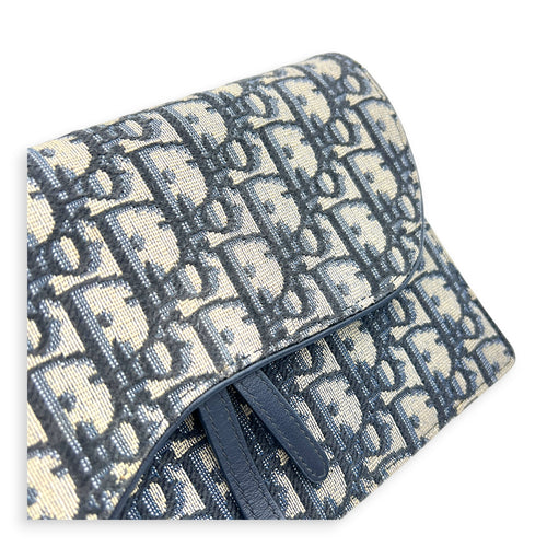Saddle Wallet On Chain Blue in Jacquard, Gold hardware