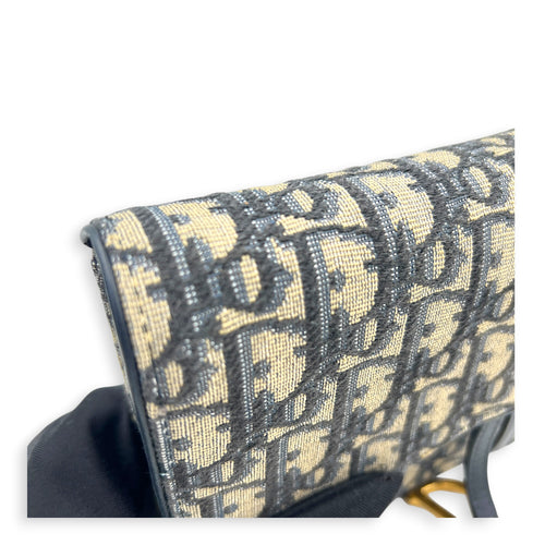 Saddle Wallet On Chain Blue in Jacquard, Gold hardware