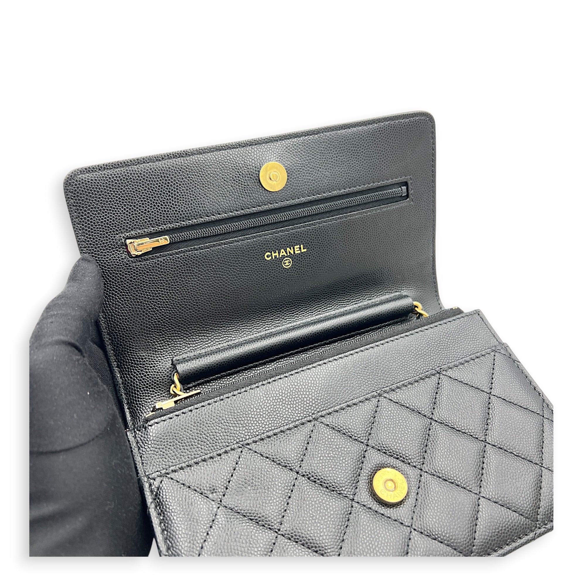 CC Wallet On Chain Black in Caviar Leather, Gold hardware