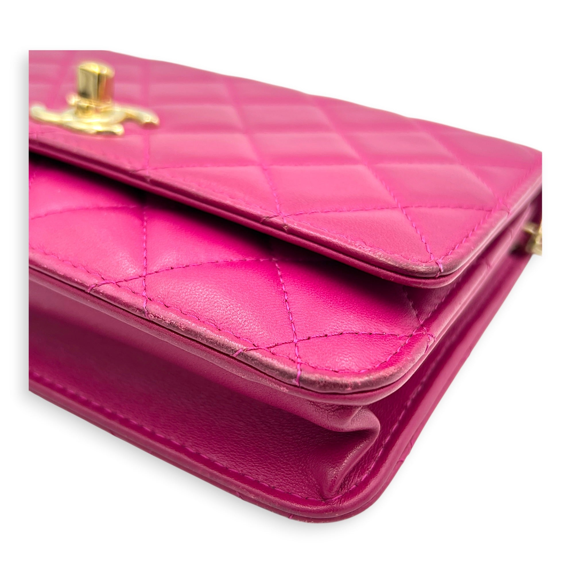CC Trendy Pink Wallet On Chain in Lambskin, Gold hardware