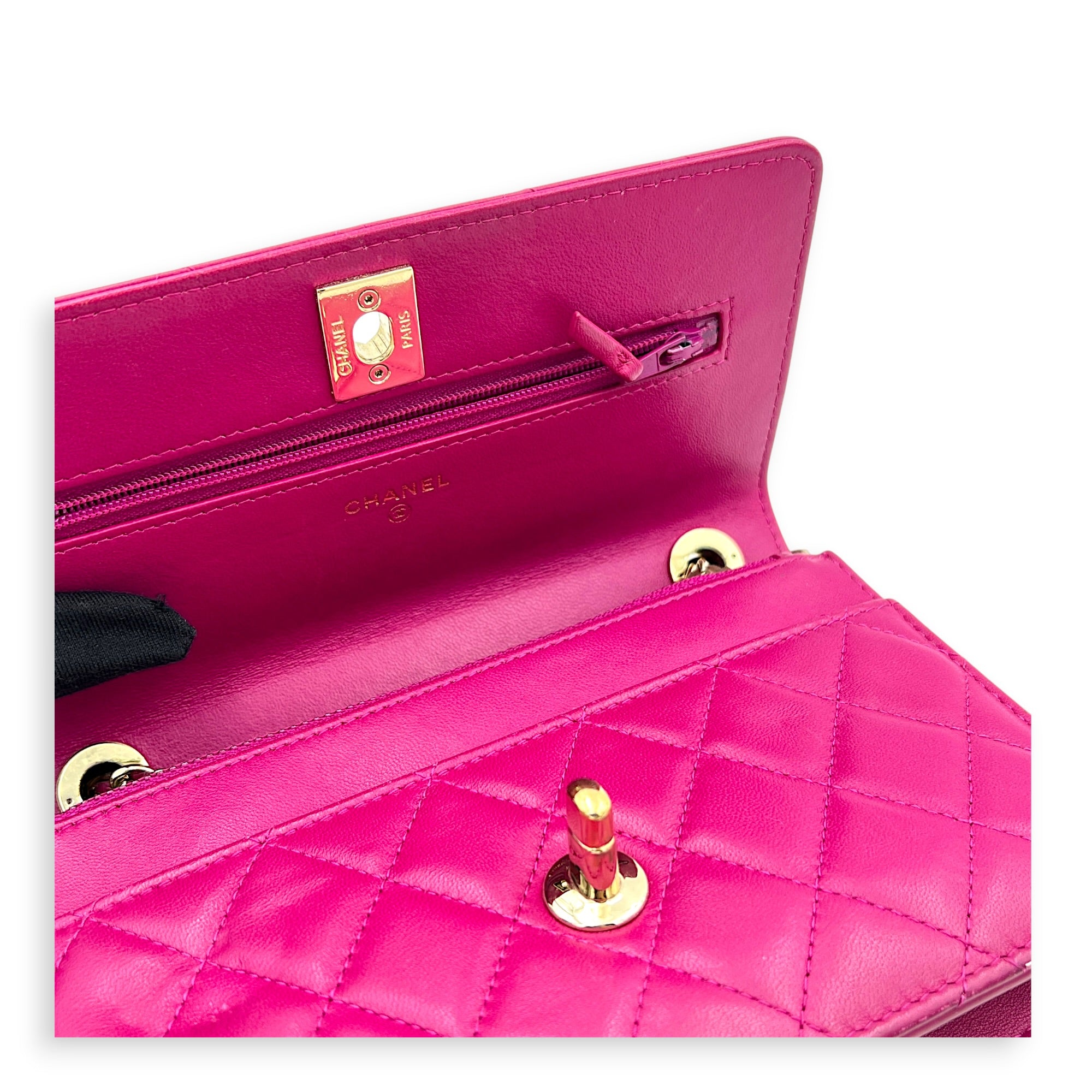 CC Trendy Pink Wallet On Chain in Lambskin, Gold hardware
