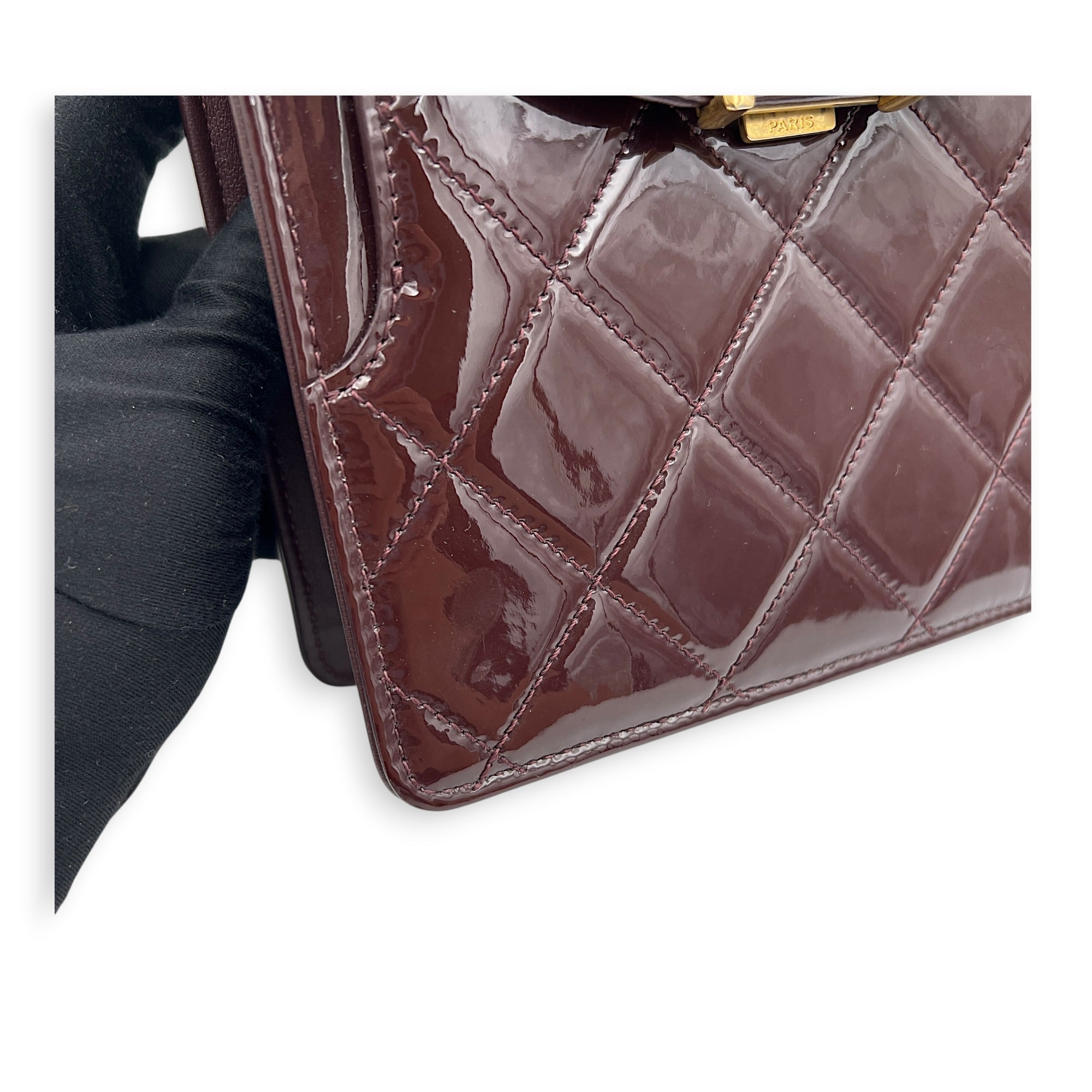 23A Top Handle Bag Brown in Patent Leather, Gold hardware