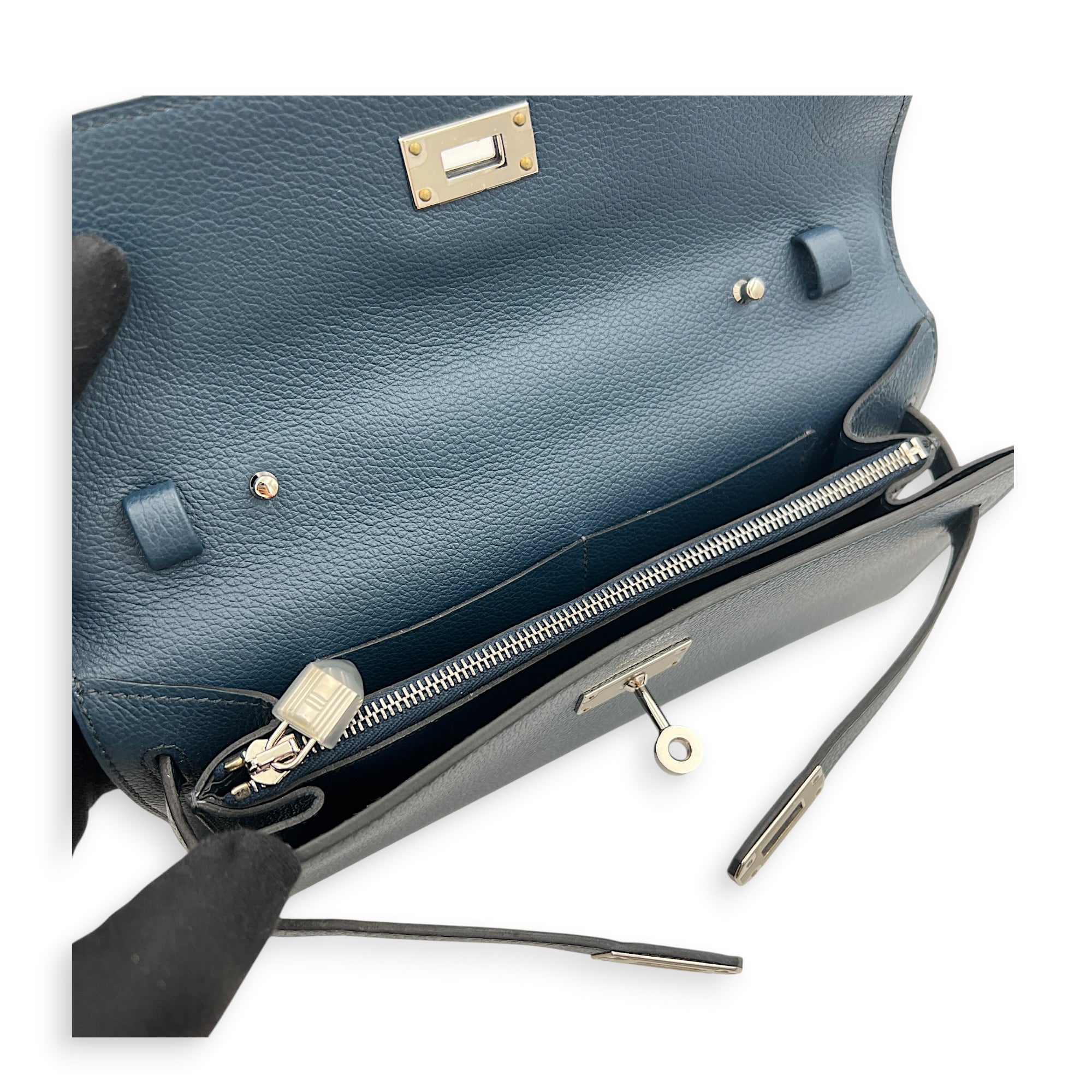Kelly To Go Bleu de Prusse Wallet in Epsom, Palladium hardware