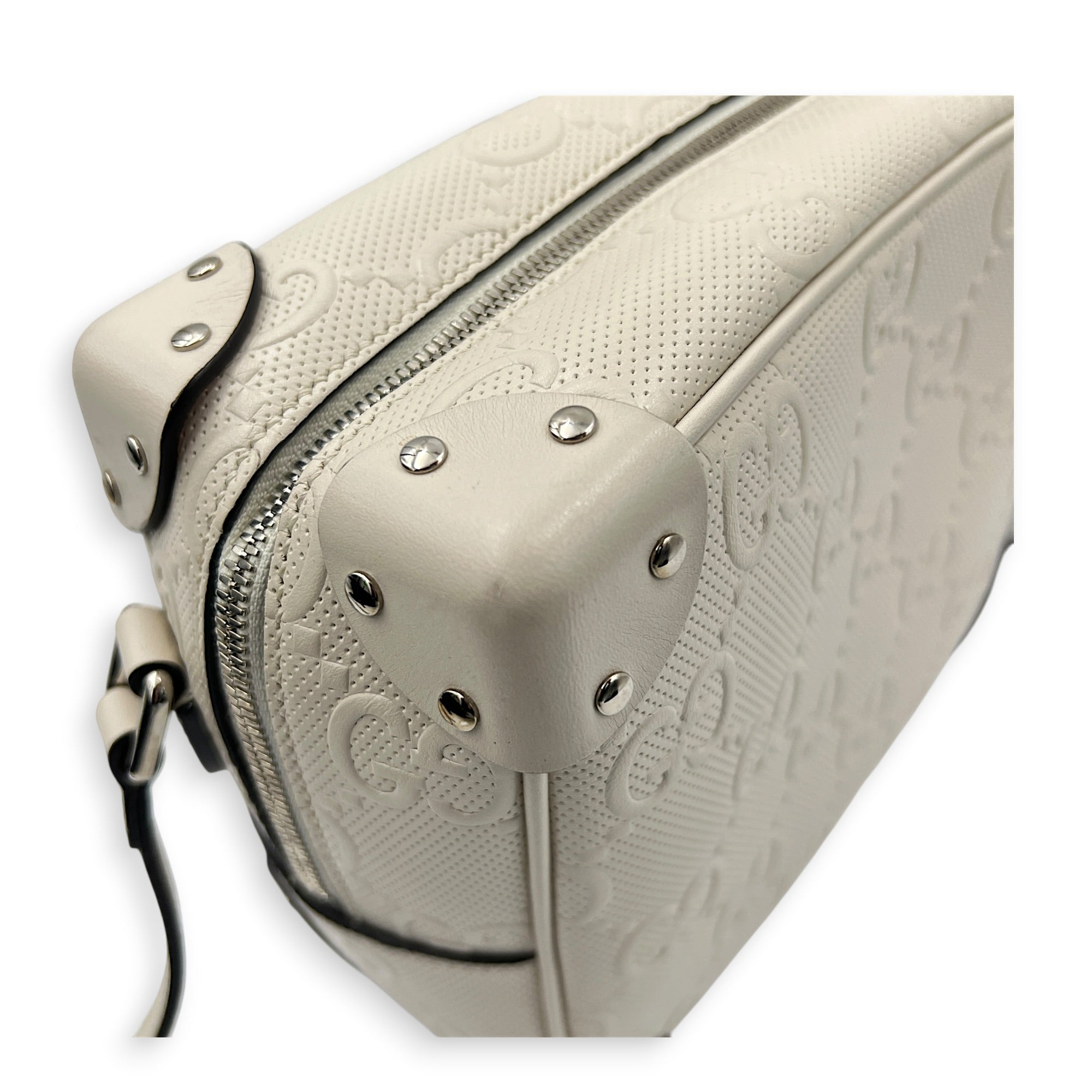 GG Embossed Trunk White Crossbody Bag in Calfskin, Silver hardware