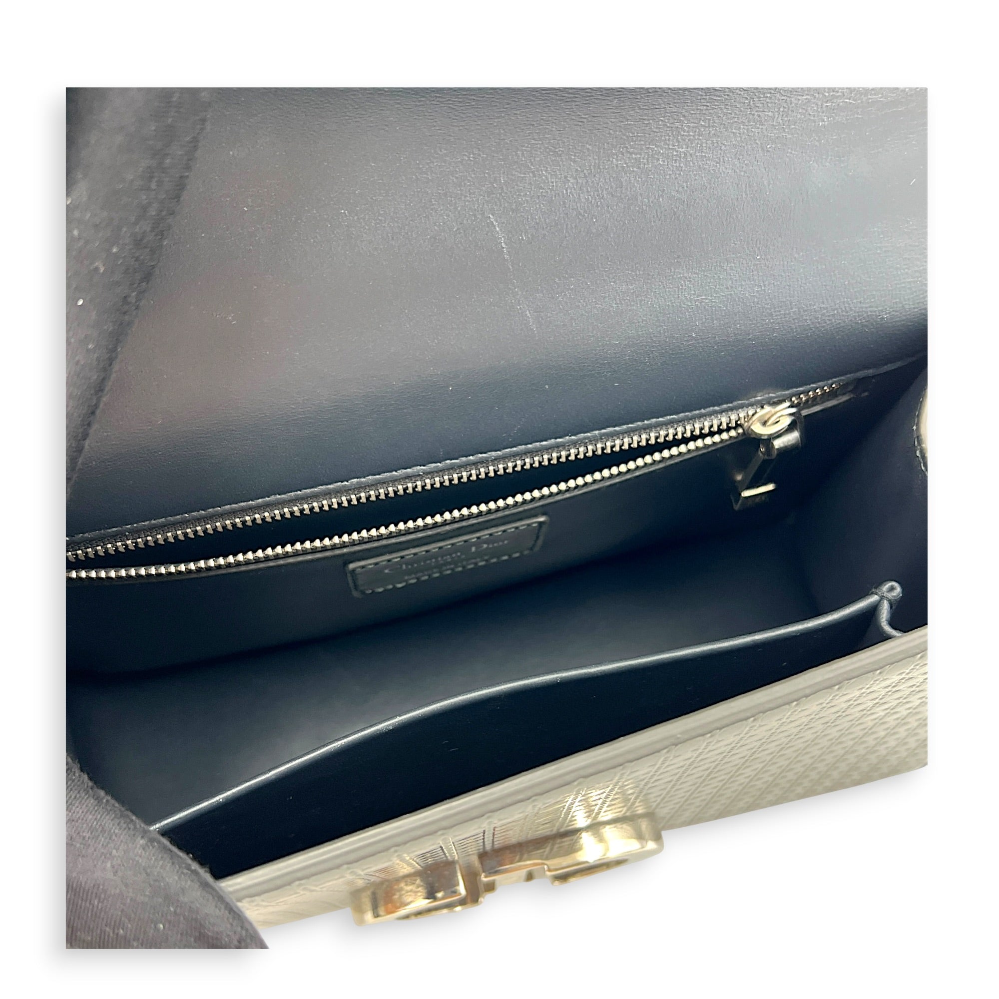 30 Montaigne Shoulder Bag Medium Black in Patent Leather, Silver hardware