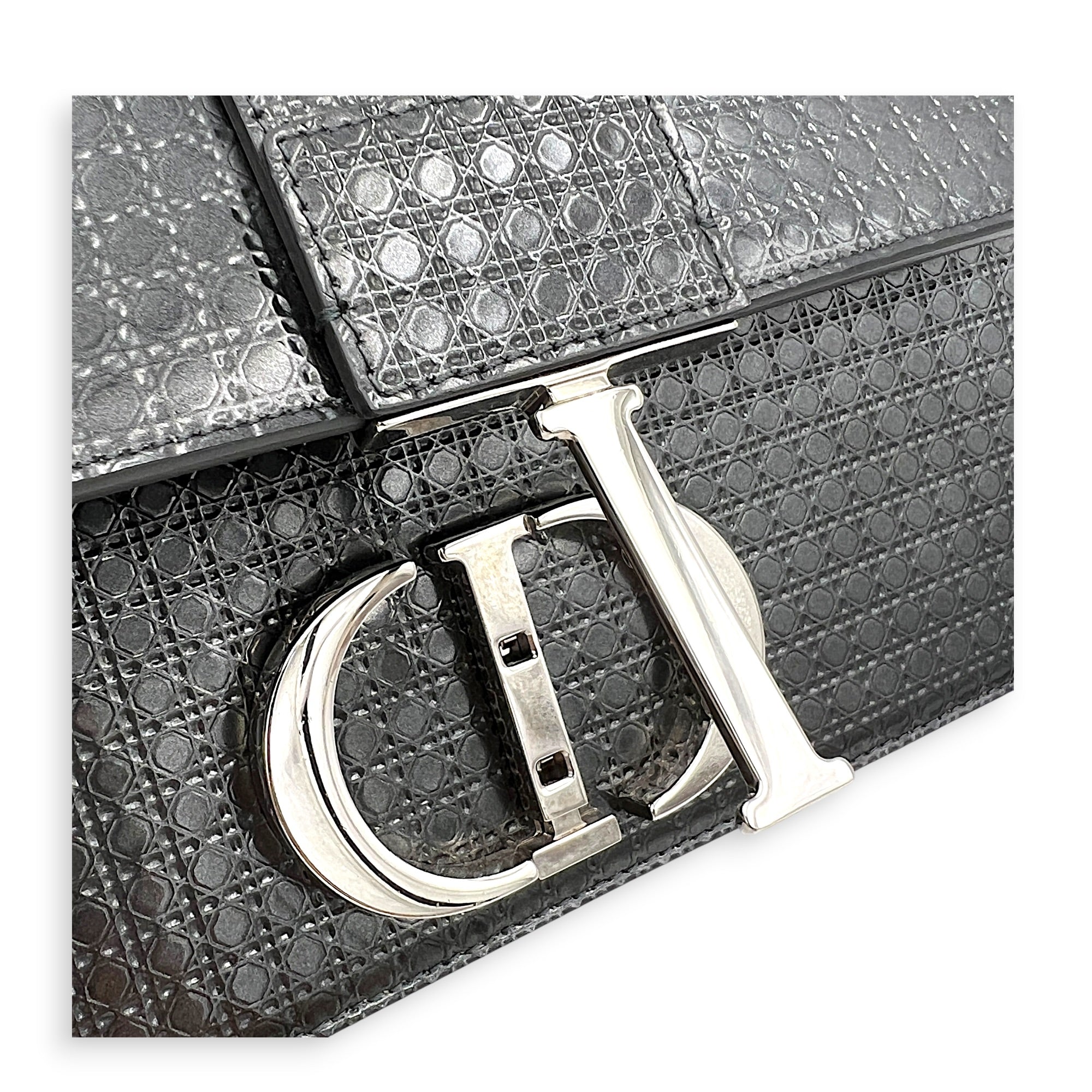 30 Montaigne Shoulder Bag Medium Black in Patent Leather, Silver hardware