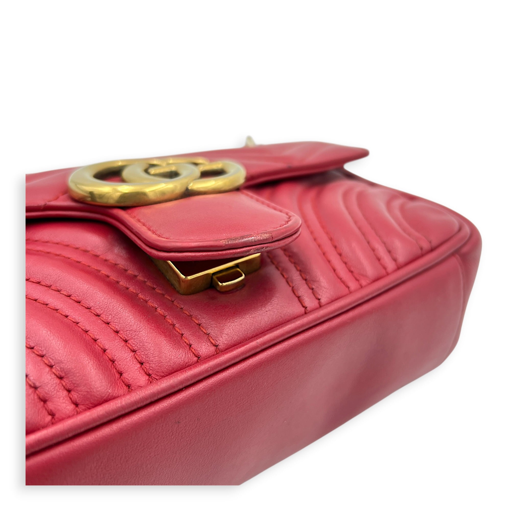GG Marmont Shoulder Bag Small Hibiscus Red in Lambskin, Gold hardware