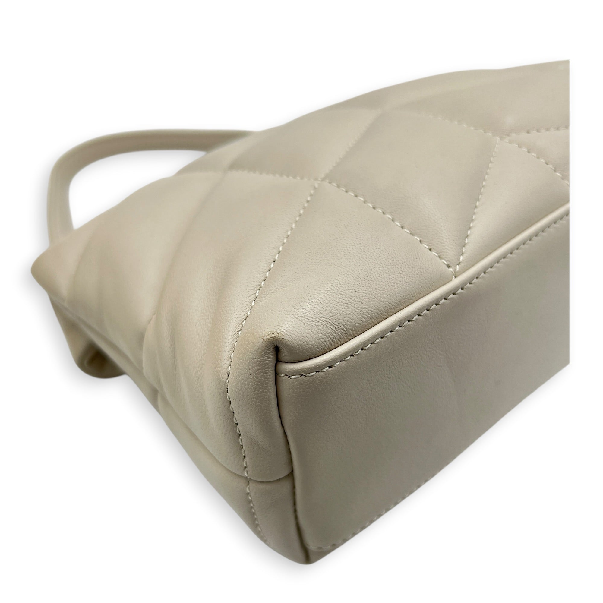 Puffer Shoulder Bag Toy Crème in Lambskin, Gold hardware