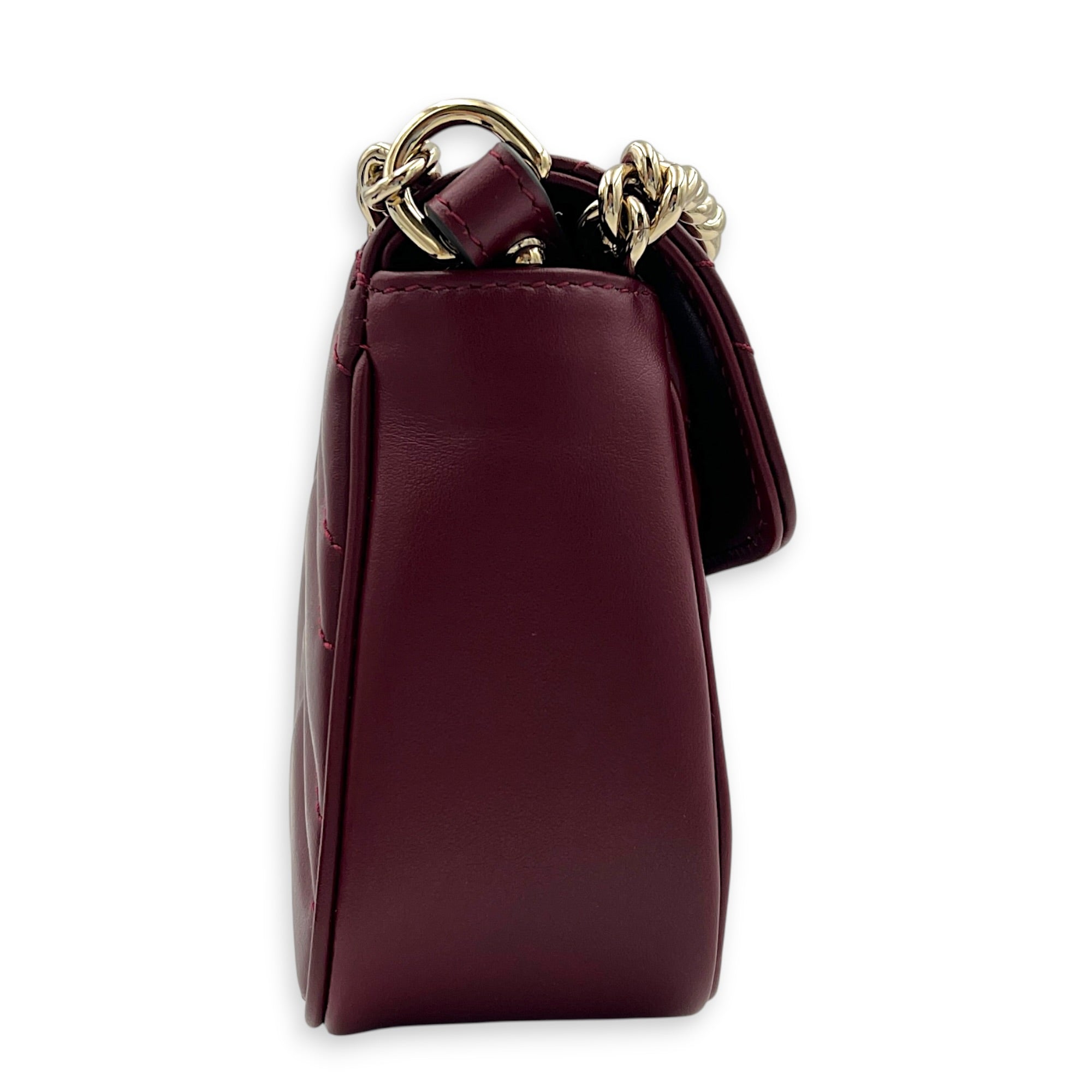 GG Marmont Shoulder Bag Small Hibiscus Red in Calfskin, Gold hardware