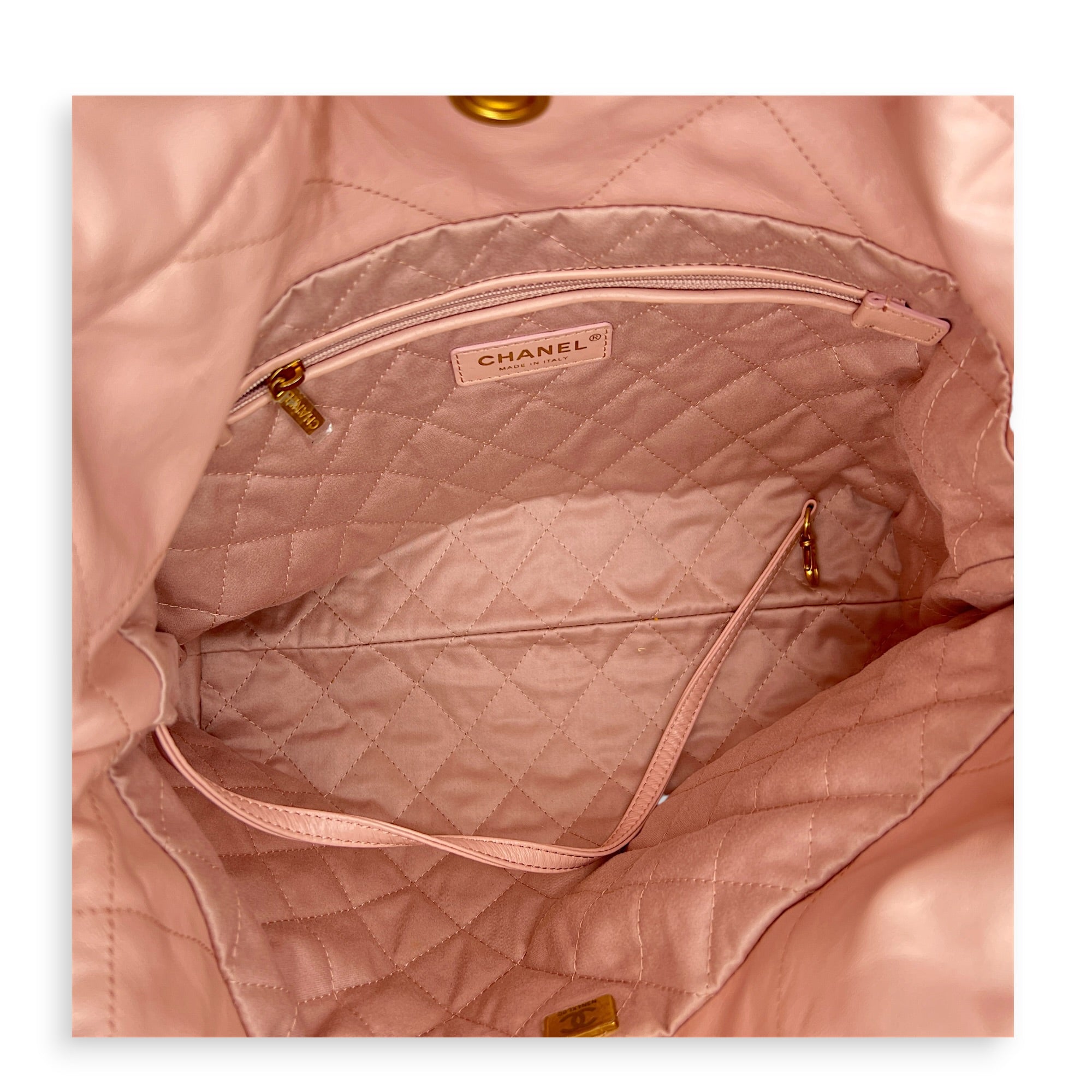 22 Tote Shoulder Bag Light Pink in Calfskin, Gold hardware