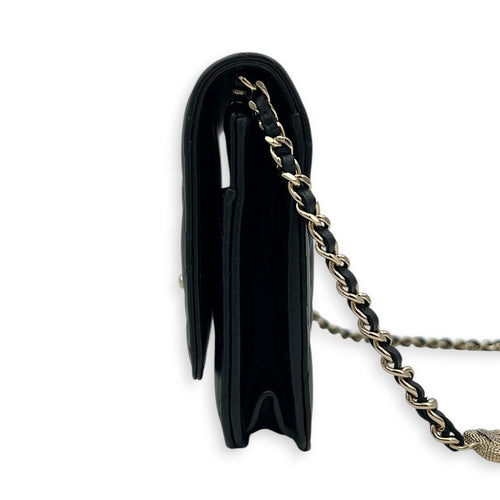 CC Crystal Charm Chain Black Wallet On Chain in Lambskin, Gold hardware
