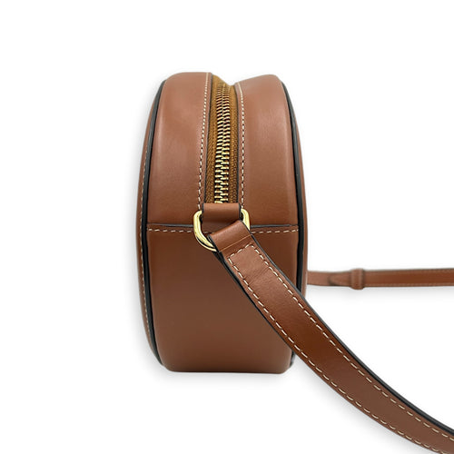 Round CC Crossbody Bag Tan in Calfskin, Gold hardware