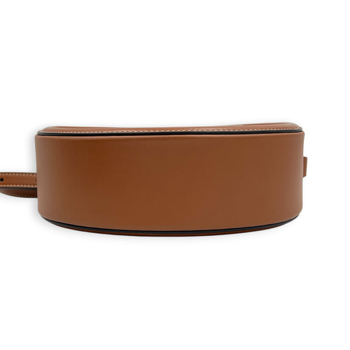 Round CC Crossbody Bag Tan in Calfskin, Gold hardware