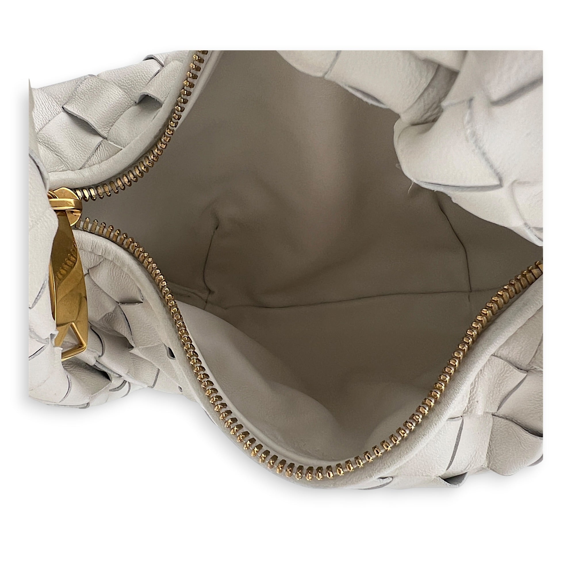 Jodie Shoulder Bag Small White/Chalk in Intrecciato Leather, Gold hardware