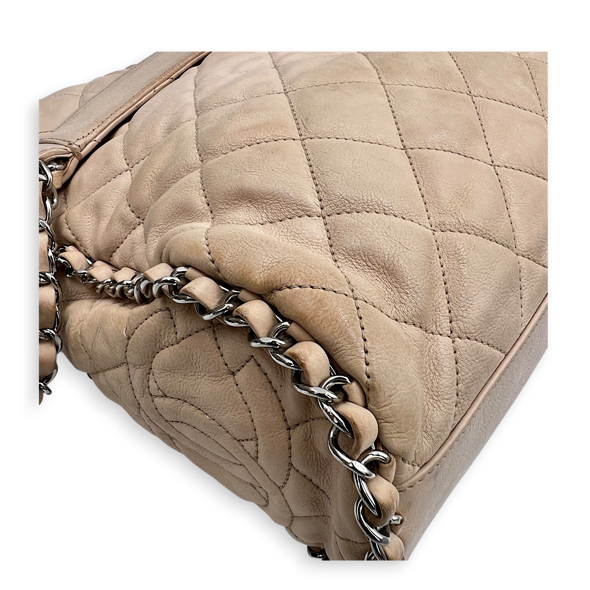 CC Shoulder Bag Pink in Calfskin, Silver hardware