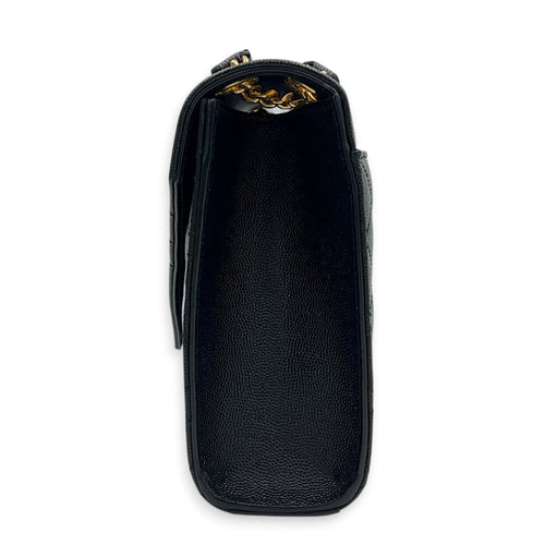 Envelope Shoulder Bag Medium Black in Caviar Leather, Gold hardware