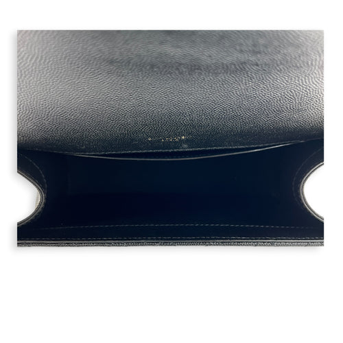 Envelope Shoulder Bag Medium Black in Caviar Leather, Gold hardware