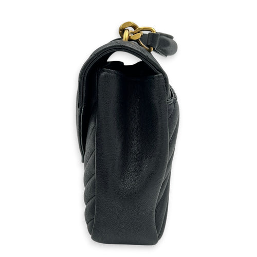College Shoulder Bag Medium Black in Goat Leather, Gold hardware